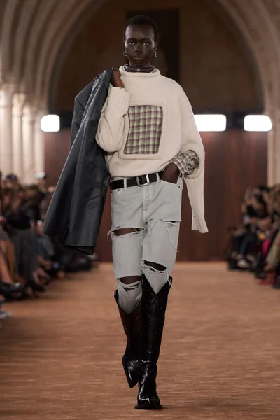 Look 37